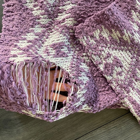 Lilac Purple Popcorn V-neck Off shoulder distressed Sweater - Picture 12 of 12